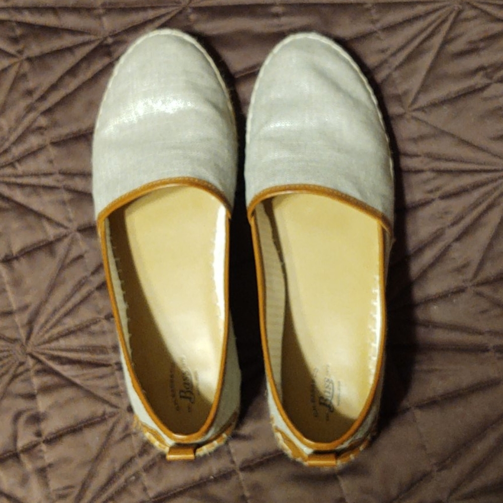 Bass slip on shoes